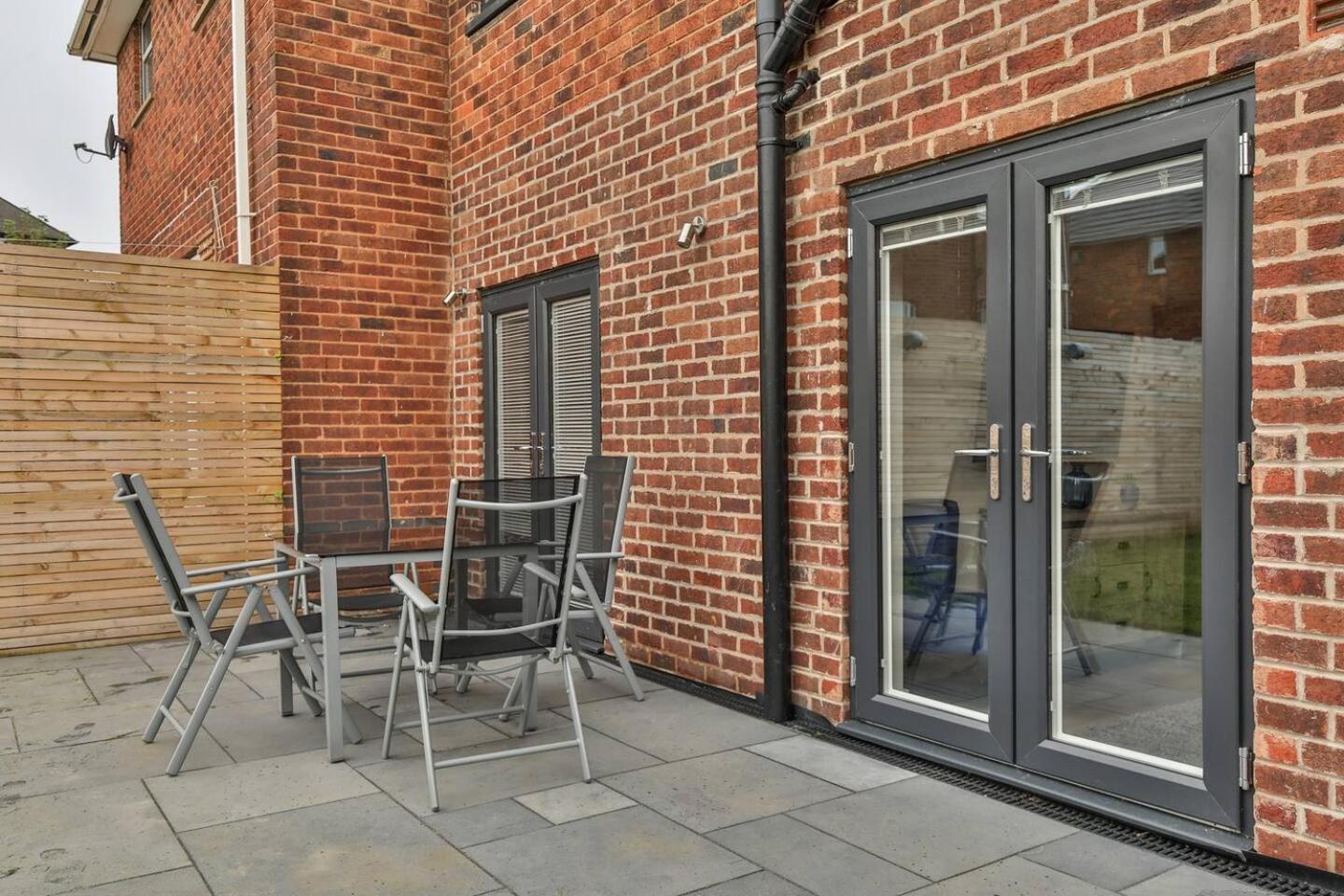 Magnificent, Renovated Whole House With Garden Villa Sheffield Exterior photo